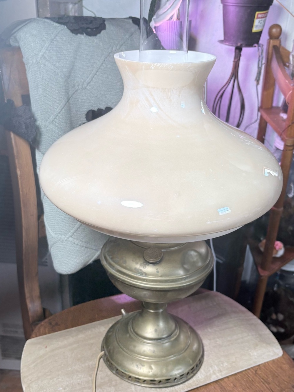 Aladdin Brass Oil Lamp Electrified Tan Iridescent Glass Shade W/clear Chimney